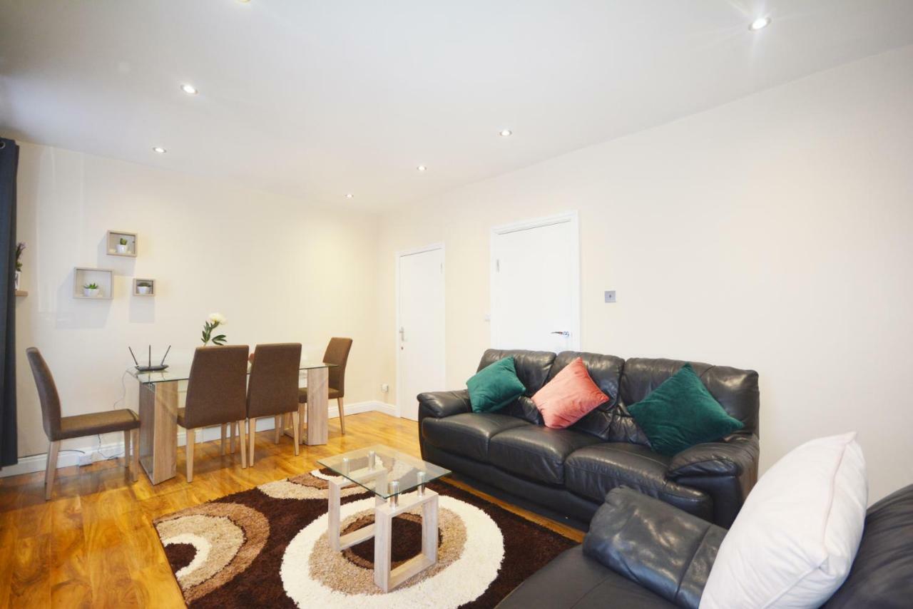London Modern 4 Bedroom Apartment 외부 사진