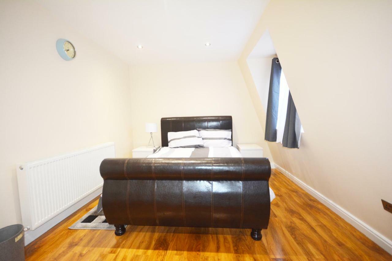 London Modern 4 Bedroom Apartment 외부 사진