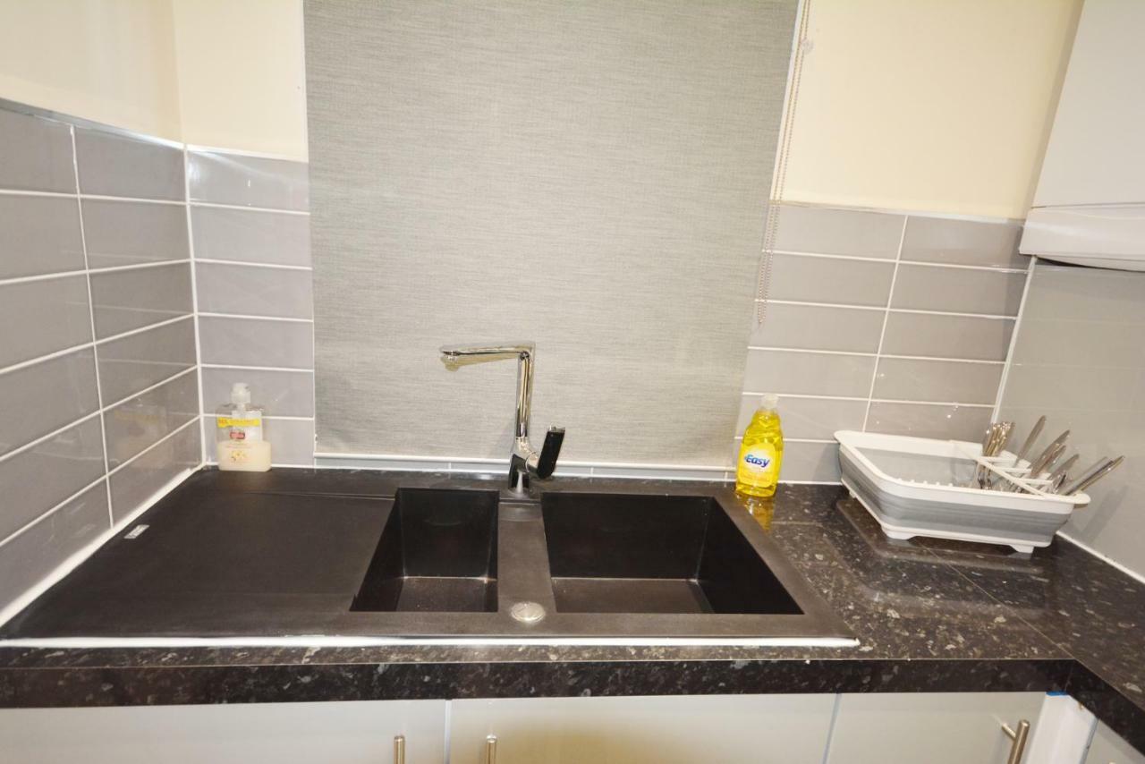 London Modern 4 Bedroom Apartment 외부 사진