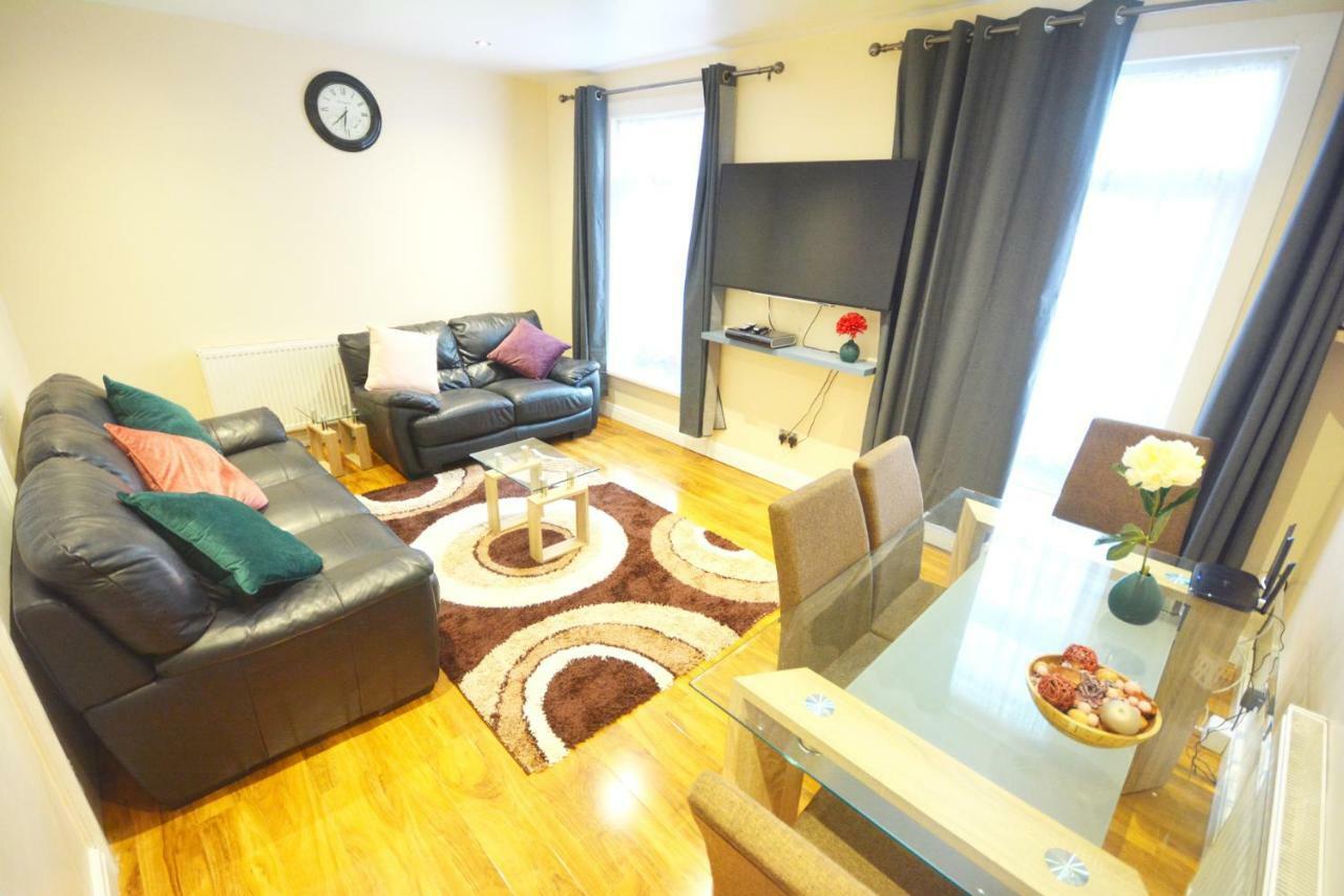 London Modern 4 Bedroom Apartment 외부 사진