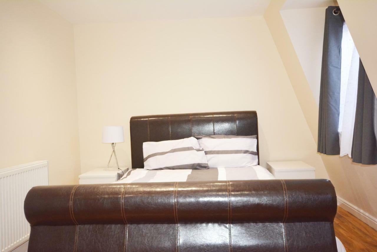 London Modern 4 Bedroom Apartment 외부 사진