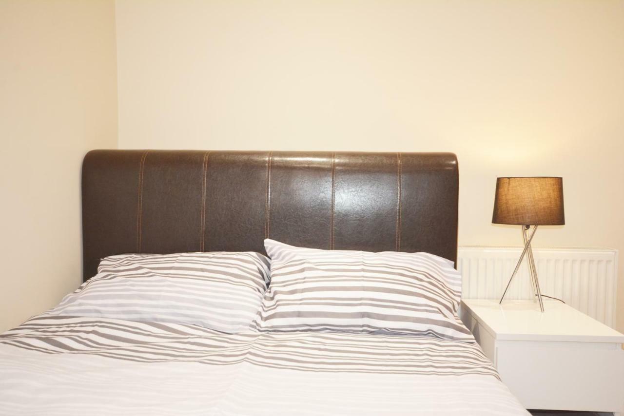 London Modern 4 Bedroom Apartment 외부 사진